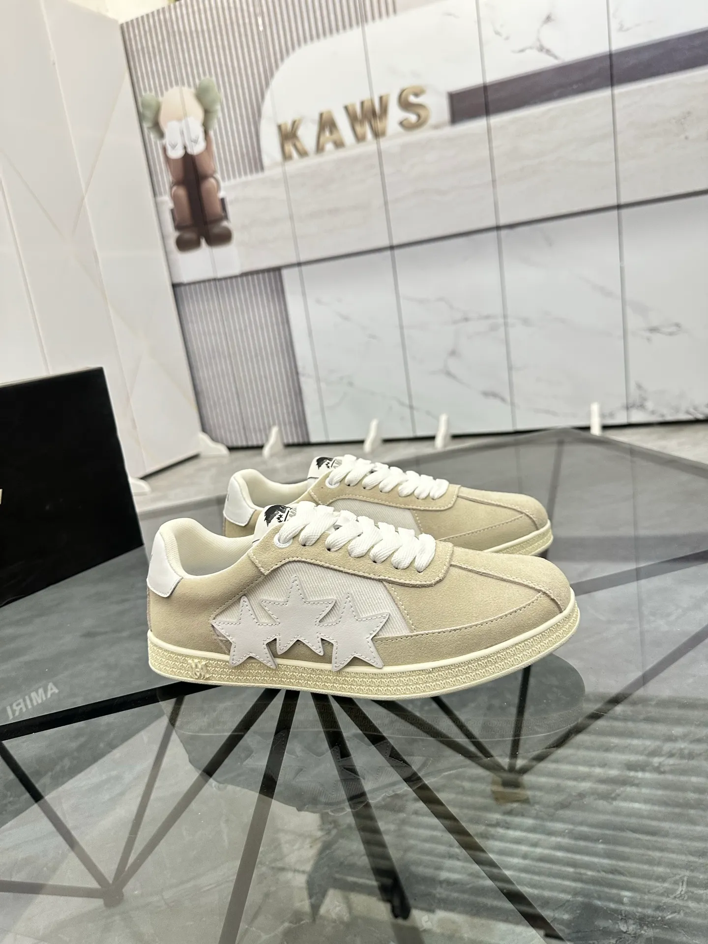 Men's shoes: 💰P420¥ Product trademark: AMIRI* "Amir*" low-top casual shoes Regular size: 38-45 (can be customized to 46) Product material: imported nubuck leather upper, breathable lining, original outsole. Number: 001